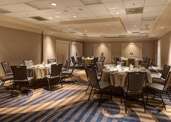 Doubletree By Hilton Akron Fairlawn