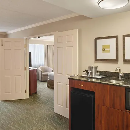 Doubletree By Hilton Akron Fairlawn Exterior photo