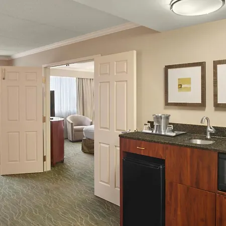 Doubletree By Hilton Akron Fairlawn Exterior photo