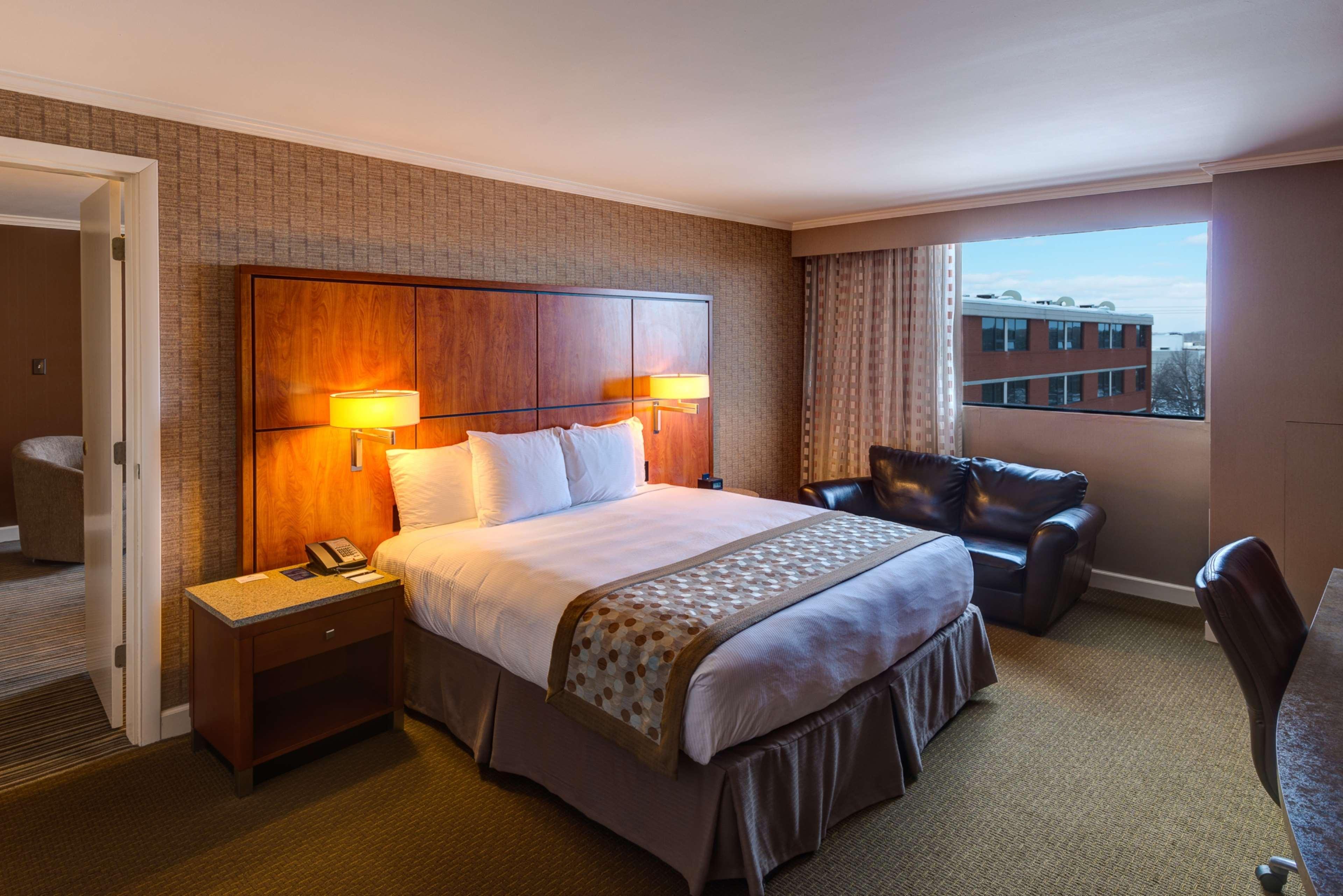 Doubletree By Hilton Akron Hotel