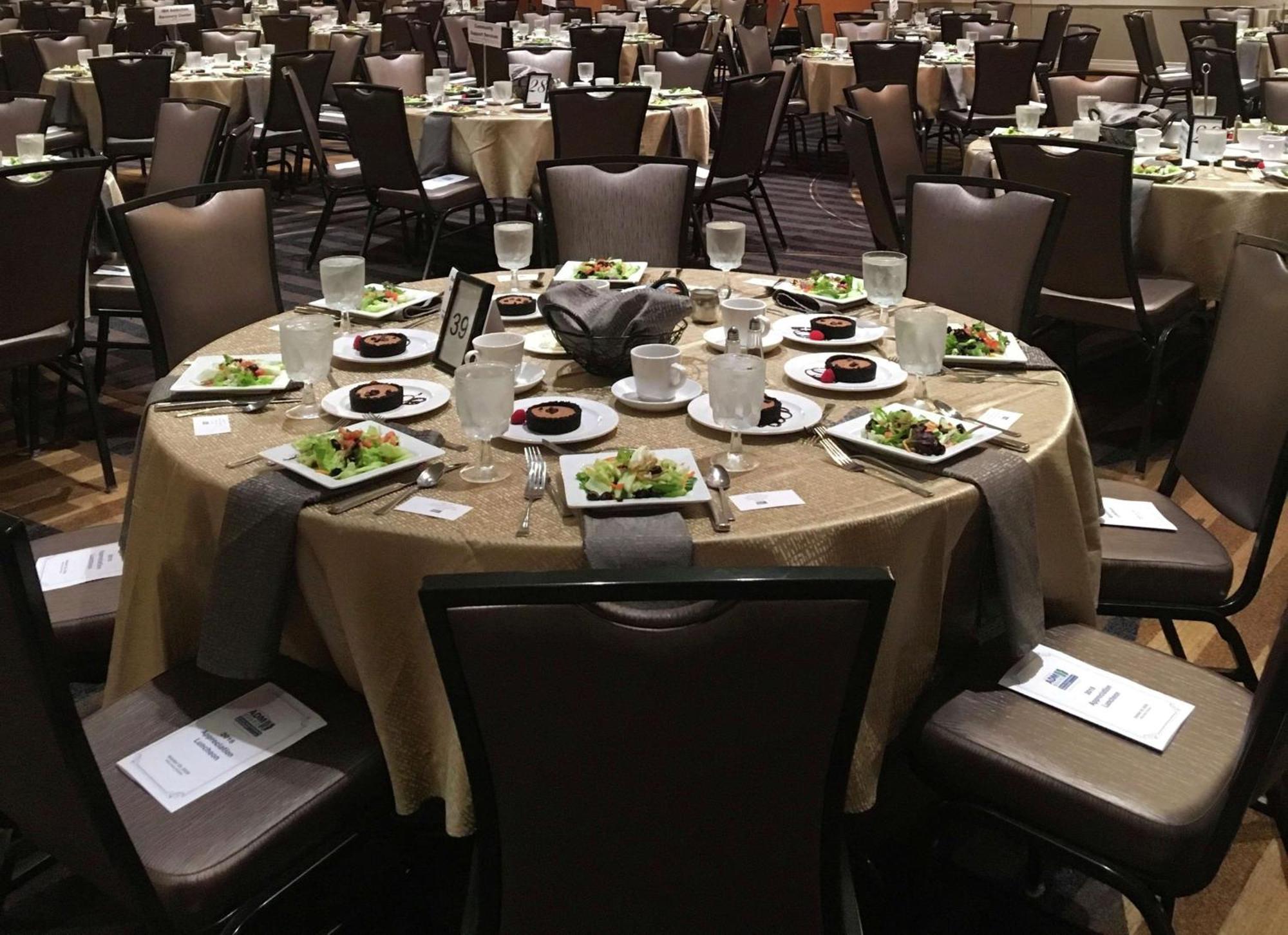 Hotel Doubletree By Hilton Akron 3*