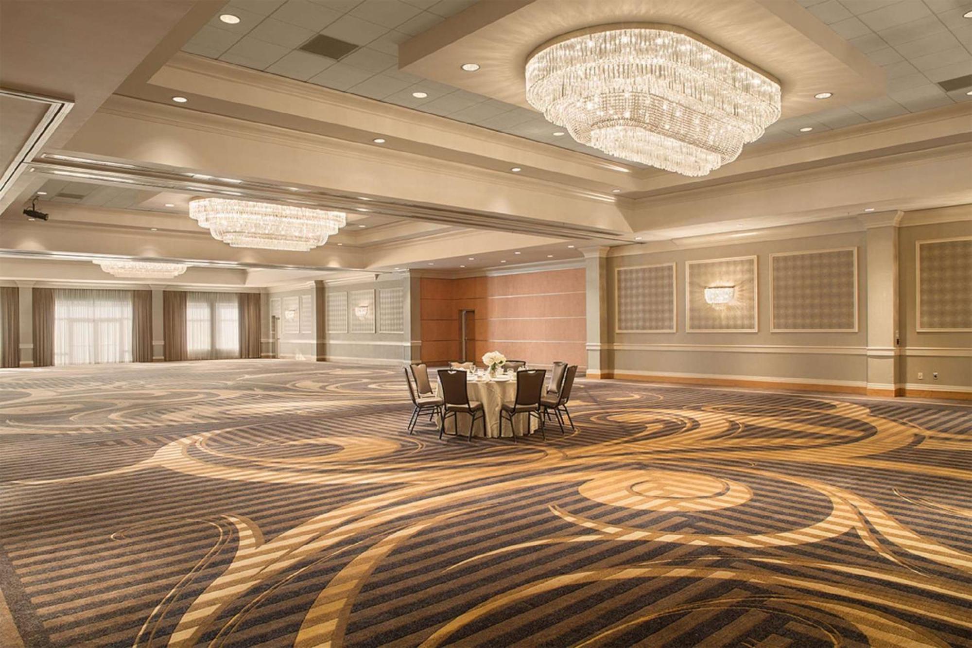Hotel Doubletree By Hilton Akron