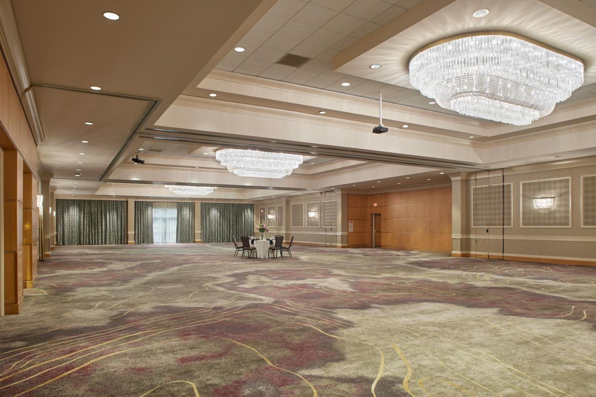 Hotel Doubletree By Hilton Akron Fairlawn