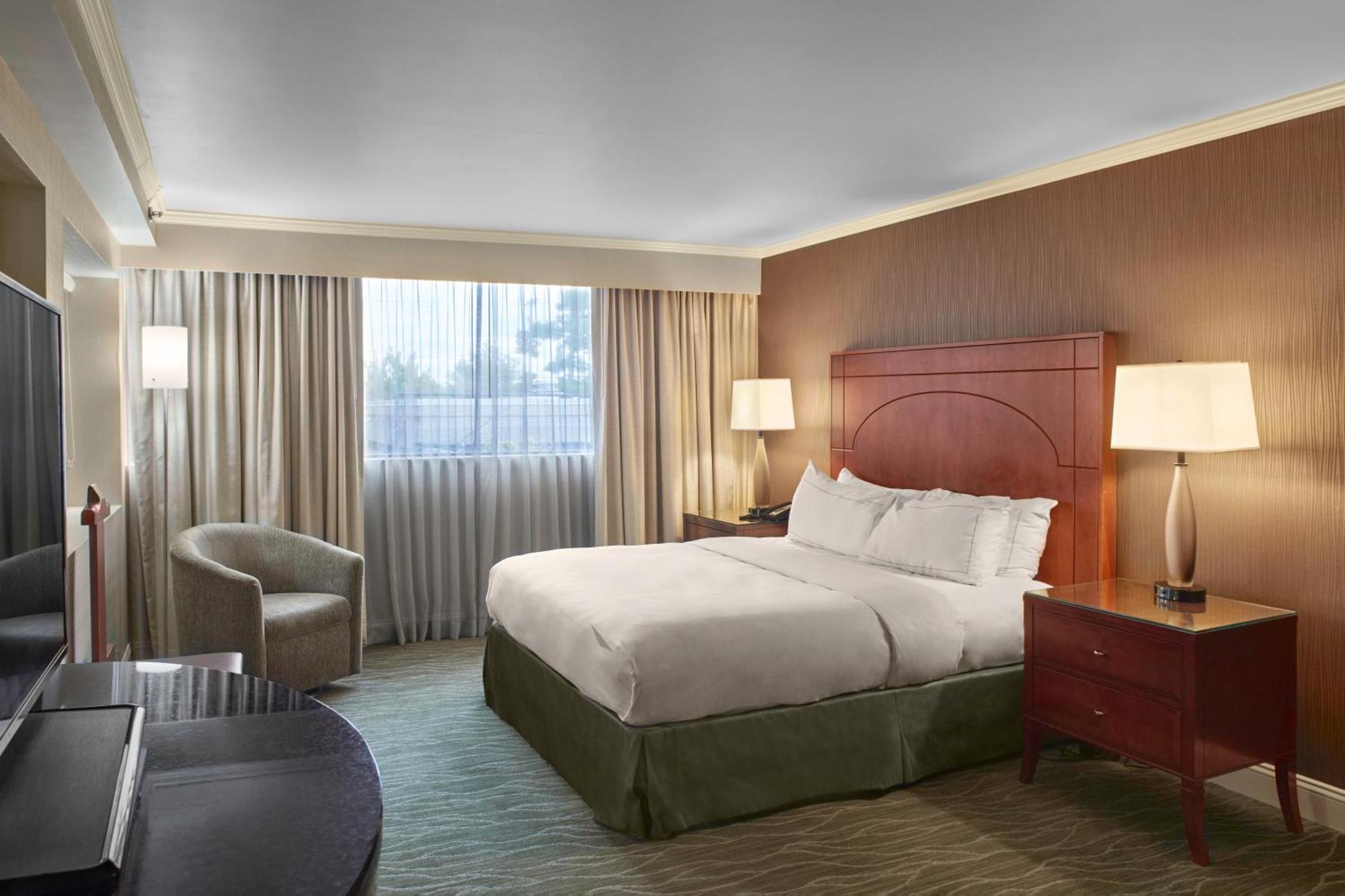 Hotel Doubletree By Hilton Akron