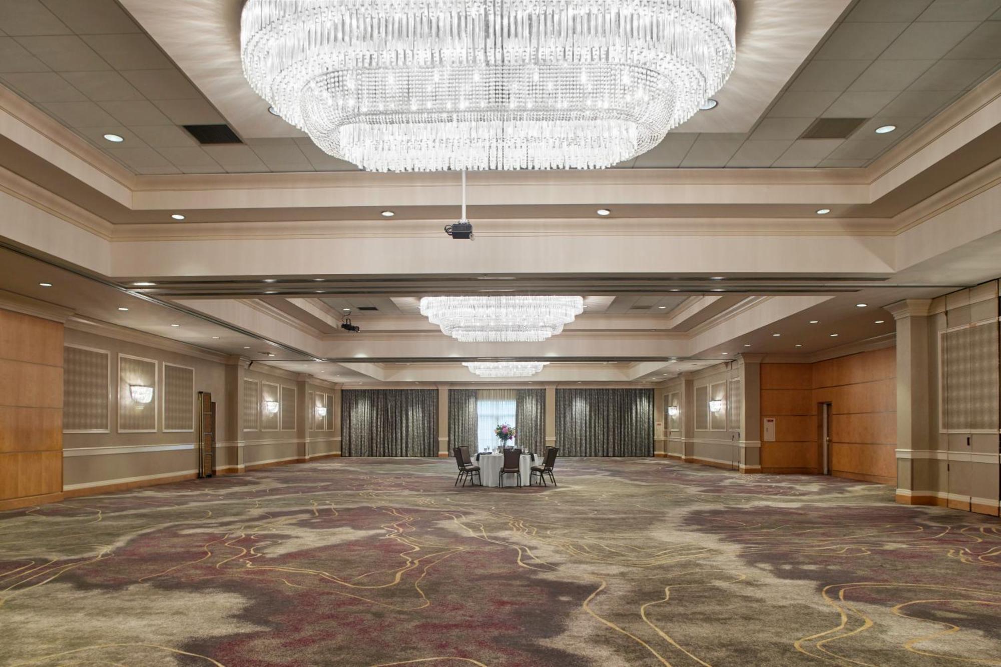 Doubletree By Hilton Akron Hotel