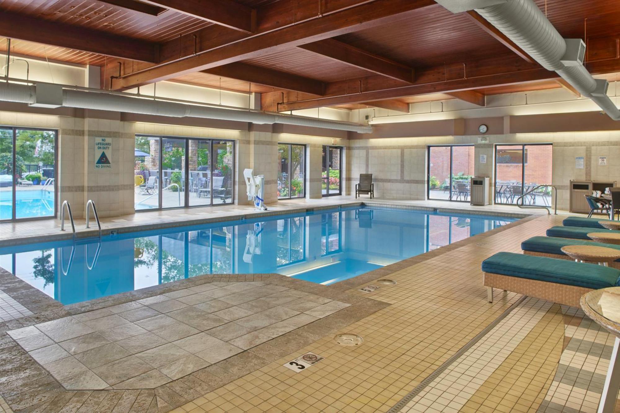 Doubletree By Hilton Akron Hotel