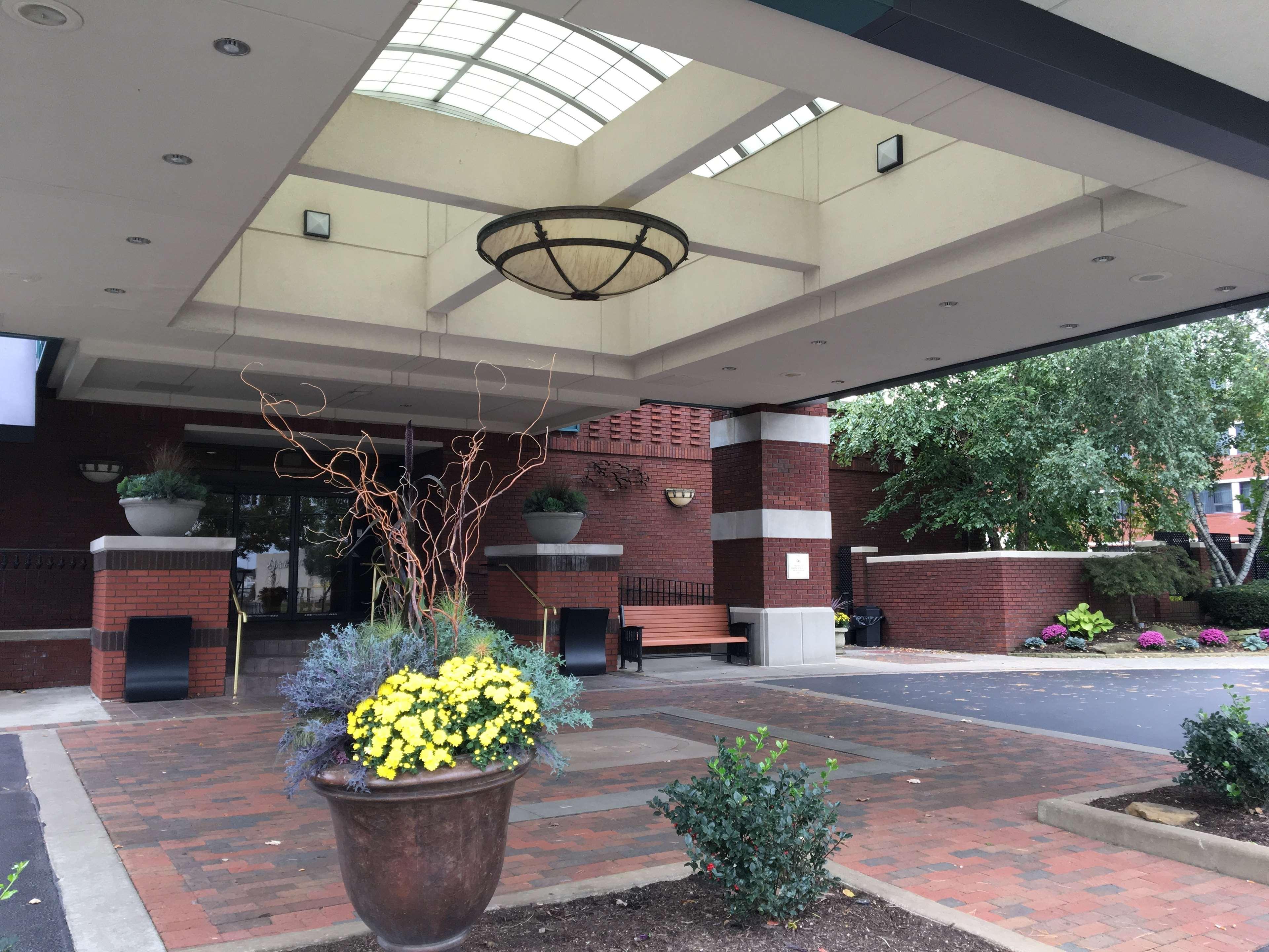 Hotel Doubletree By Hilton Akron