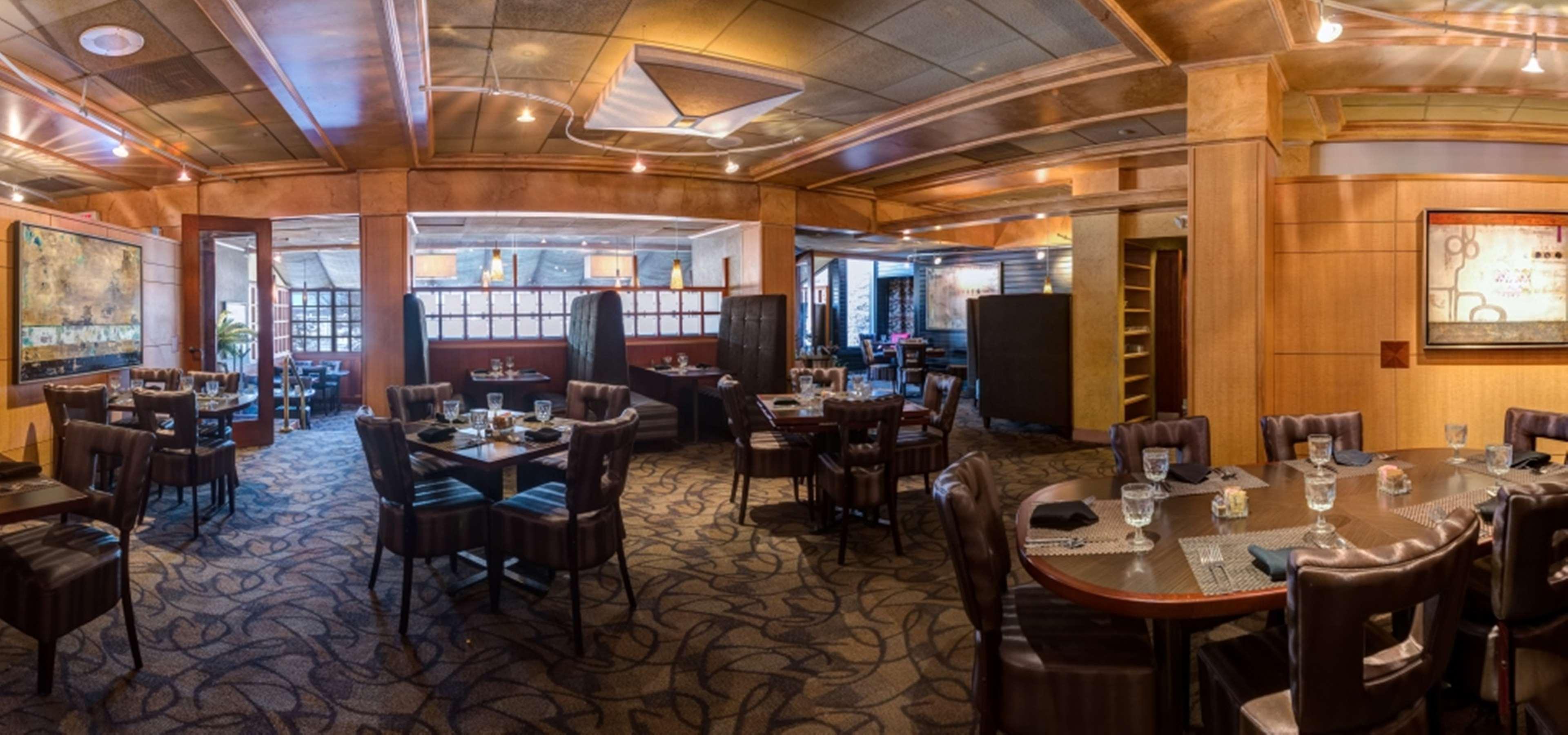 Doubletree By Hilton Akron 3*
