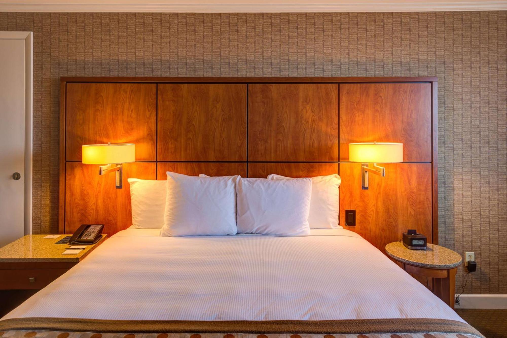 Doubletree By Hilton Akron Hotel 3*