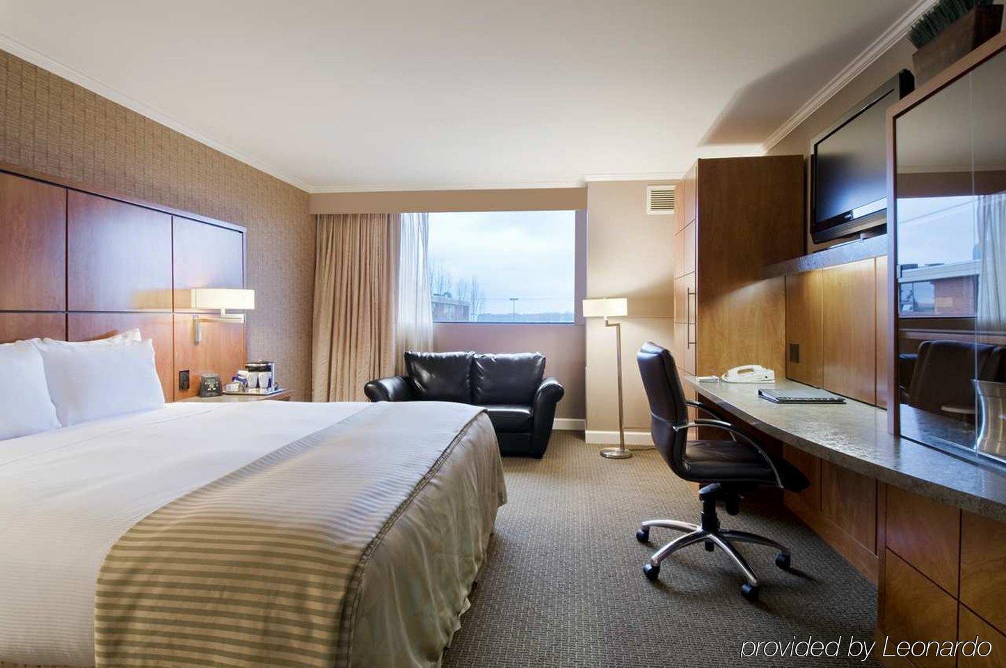 Doubletree By Hilton Akron Hotel